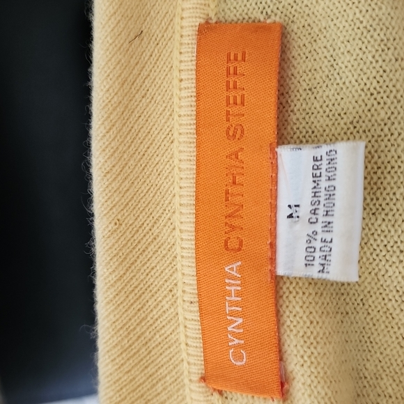 sweater - Picture 6 of 6